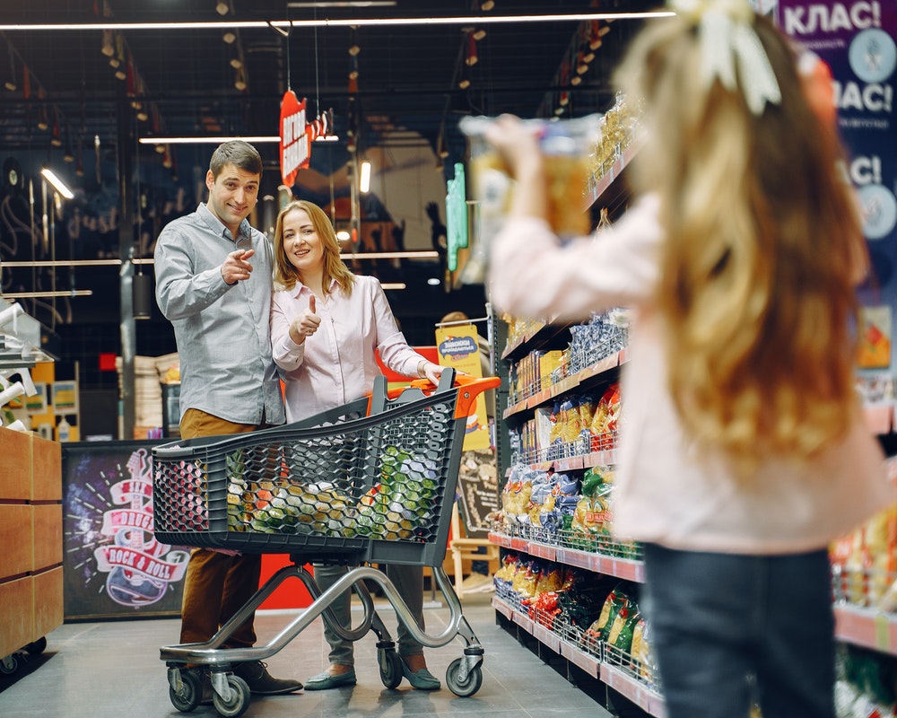 supermarket-porodica-kupovina (1)