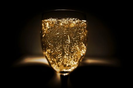Šampanjac – bogata istorija i moderna tehnologija u jednom penušavom gutljaju